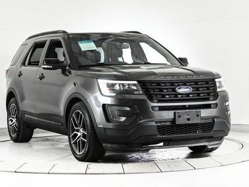 Used 2016 Ford Explorer Sport w/ Equipment Group 401A image 3