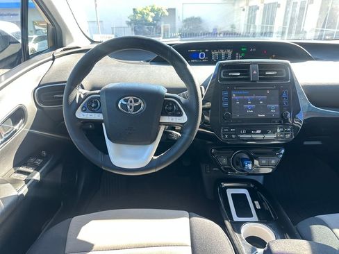 Used 2016 Toyota Prius Three Touring image 11