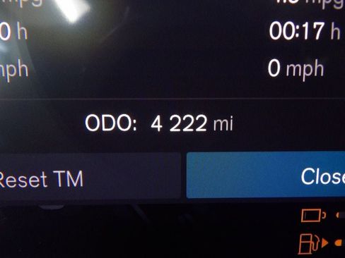 Certified 2025 Volvo XC90 T8 Plus image 25