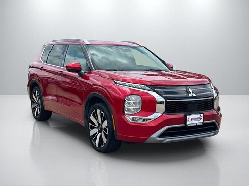 Used 2025 Mitsubishi Outlander SEL AWD/4WD image 3