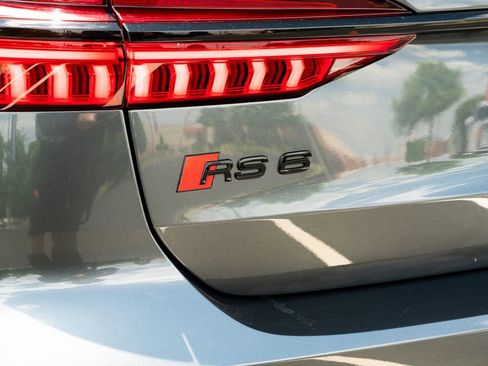 Used 2022 Audi RS 6 w/ Executive Package AWD/4WD image 22