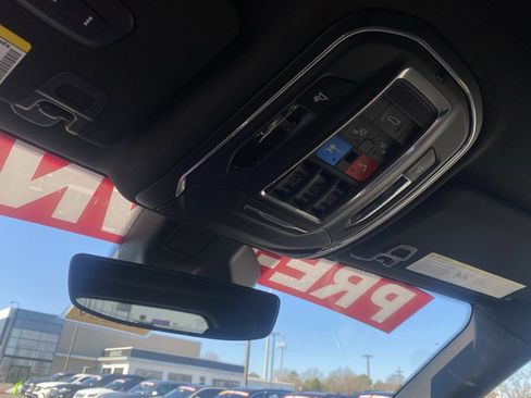 Used 2025 Jeep Grand Cherokee Summit image 20