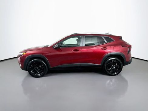 Used 2024 Chevrolet Trax ACTIV w/ Sunroof Package FWD image 5