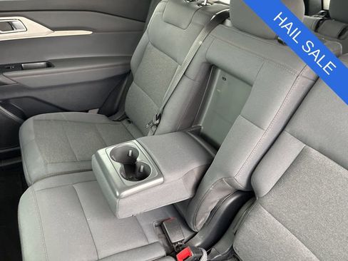 Used 2025 Ford Explorer Active AWD/4WD image 37