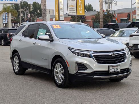 Certified 2022 Chevrolet Equinox LT image 3