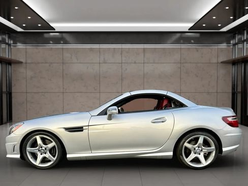 Used 2016 Mercedes-Benz SLK 300 image 7