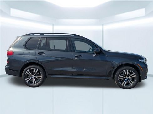 Used 2022 BMW X7 xDrive40i w/ M Sport Package AWD/4WD image 6