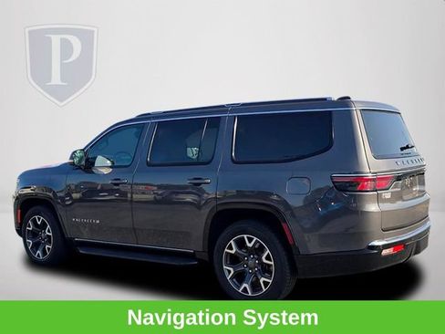 Used 2024 Jeep Wagoneer Series III AWD/4WD image 11