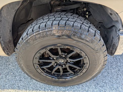 Used 2017 Toyota Tundra SR5 image 4