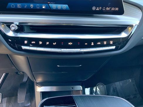 New 2025 Cadillac Lyriq Luxury image 28