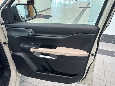 Used 2025 Ford Ranger XLT w/ FX4 Off-Road Package image 18