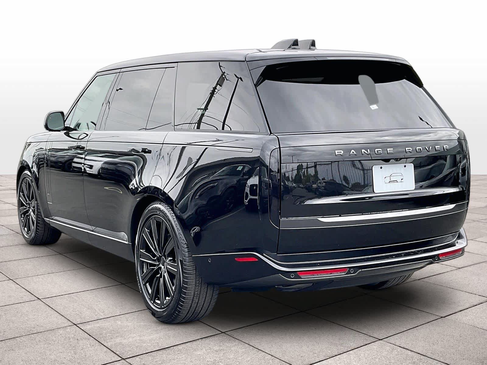 New 2026 Land Rover Range Rover Long Wheelbase SE AWD/4WD image 3
