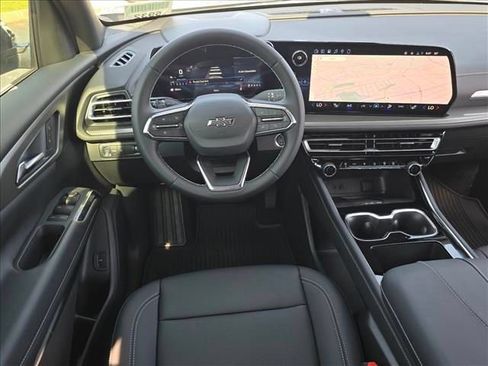 New 2026 Chevrolet Traverse LT w/ Midnight/Sport Edition FWD image 17