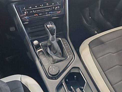 New 2026 Volkswagen Taos SE AWD/4WD image 32
