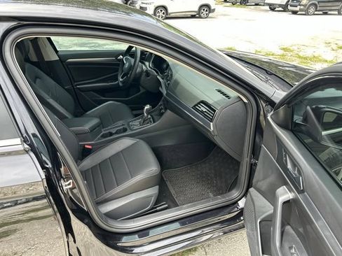 Used 2022 Volkswagen Jetta SE FWD image 9