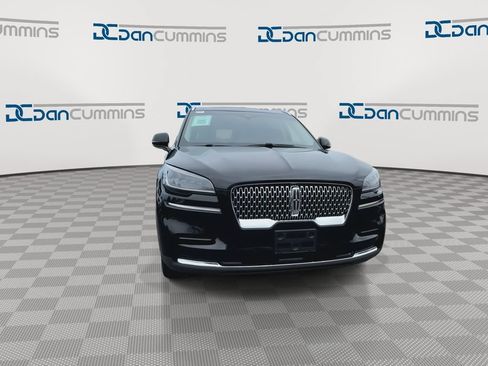 Used 2023 Lincoln Aviator AWD w/ Premium Package image 3