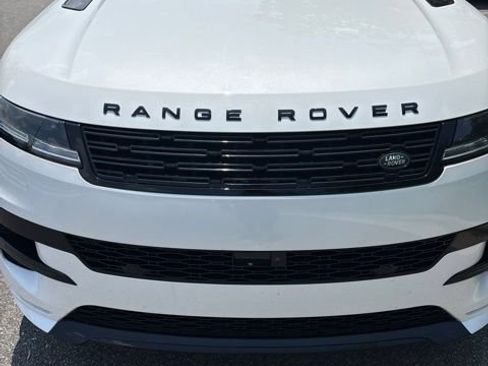 Used 2026 Land Rover Range Rover Sport Dynamic SE AWD/4WD image 12