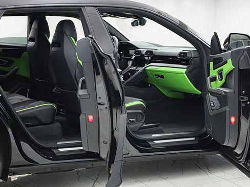 Used 2024 Lamborghini Urus S image 24