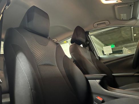 Certified 2022 Toyota Prius LE FWD image 20