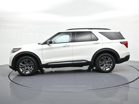 Used 2025 Ford Explorer Active w/ Active Comfort Package AWD/4WD image 9
