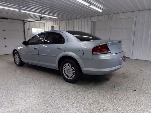 Used 2002 Chrysler Sebring LX image 4