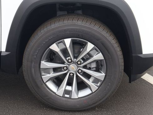 New 2026 Chevrolet Equinox LT w/ Convenience Package II FWD image 11