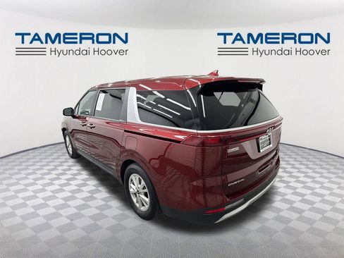 Used 2024 Kia Carnival LX FWD image 3