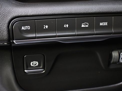 Certified 2023 Cadillac Escalade Premium Luxury image 26