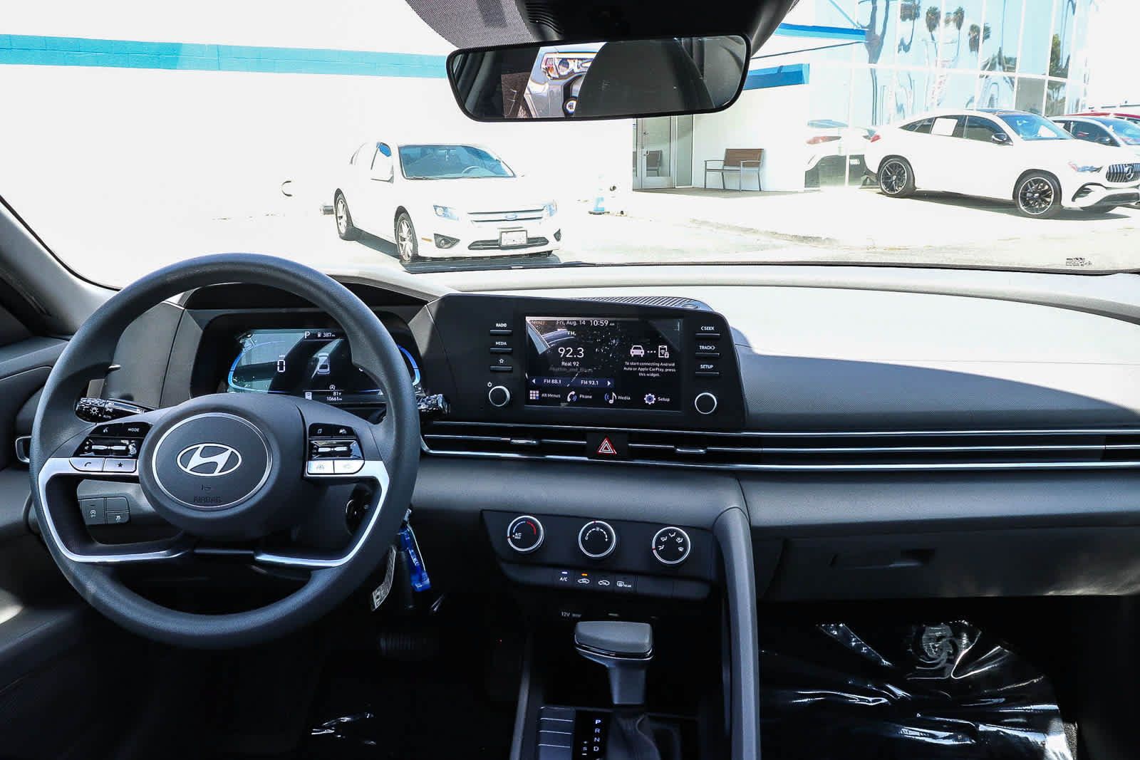 Used 2025 Hyundai Elantra SE w/ Cargo Package FWD image 17