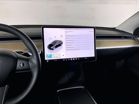 Used 2024 Tesla Model Y Long Range AWD/4WD image 13