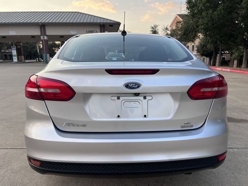 Used 2018 Ford Focus SE image 6