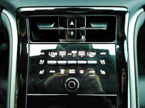 Used 2025 Porsche Panamera 4 AWD/4WD image 49