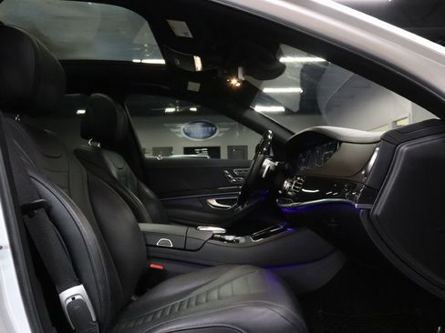 Used 2018 Mercedes-Benz S 560 Sedan image 22