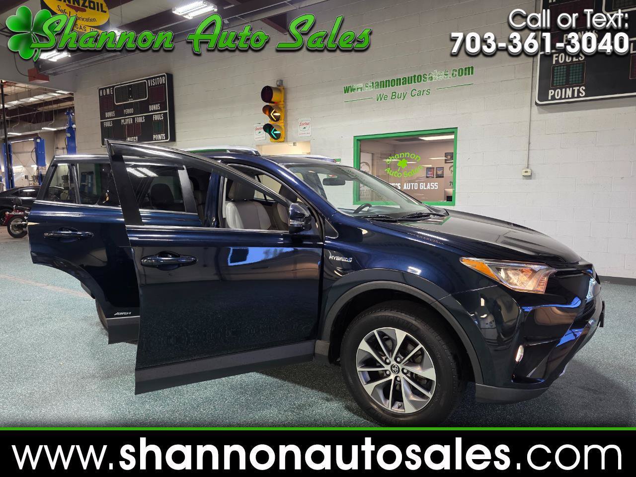 Used 2018 Toyota RAV4 XLE AWD/4WD image 1