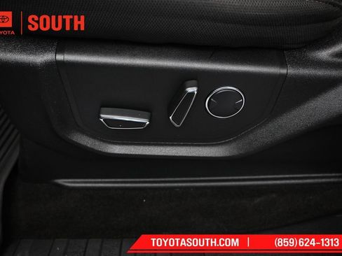 Used 2018 Ford F150 XLT w/ Equipment Group 302A Luxury AWD/4WD image 21