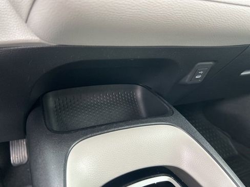 Used 2024 Toyota Corolla LE image 21