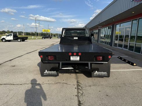 Used 2011 Ford F550 2WD Regular Cab Super Duty w/ XL Value Pkg image 6