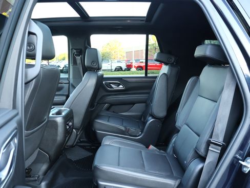 Used 2022 Chevrolet Tahoe Z71 w/ Luxury Package AWD/4WD image 24