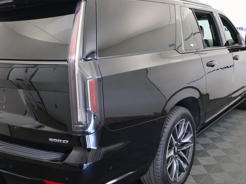 Used 2023 Cadillac Escalade ESV Sport Platinum AWD/4WD image 6