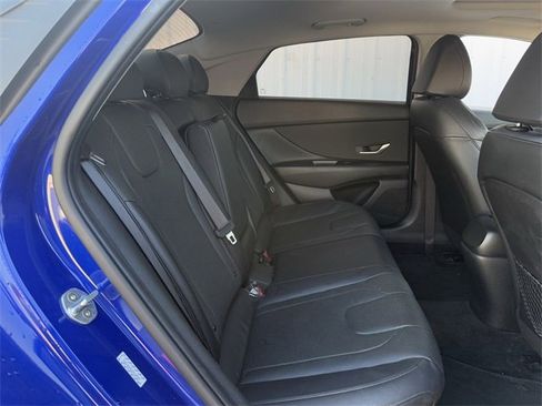 Used 2021 Hyundai Elantra Limited image 31