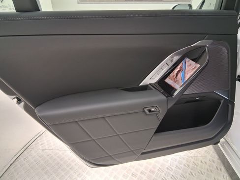 New 2026 BMW 740i w/ Premium Package image 27