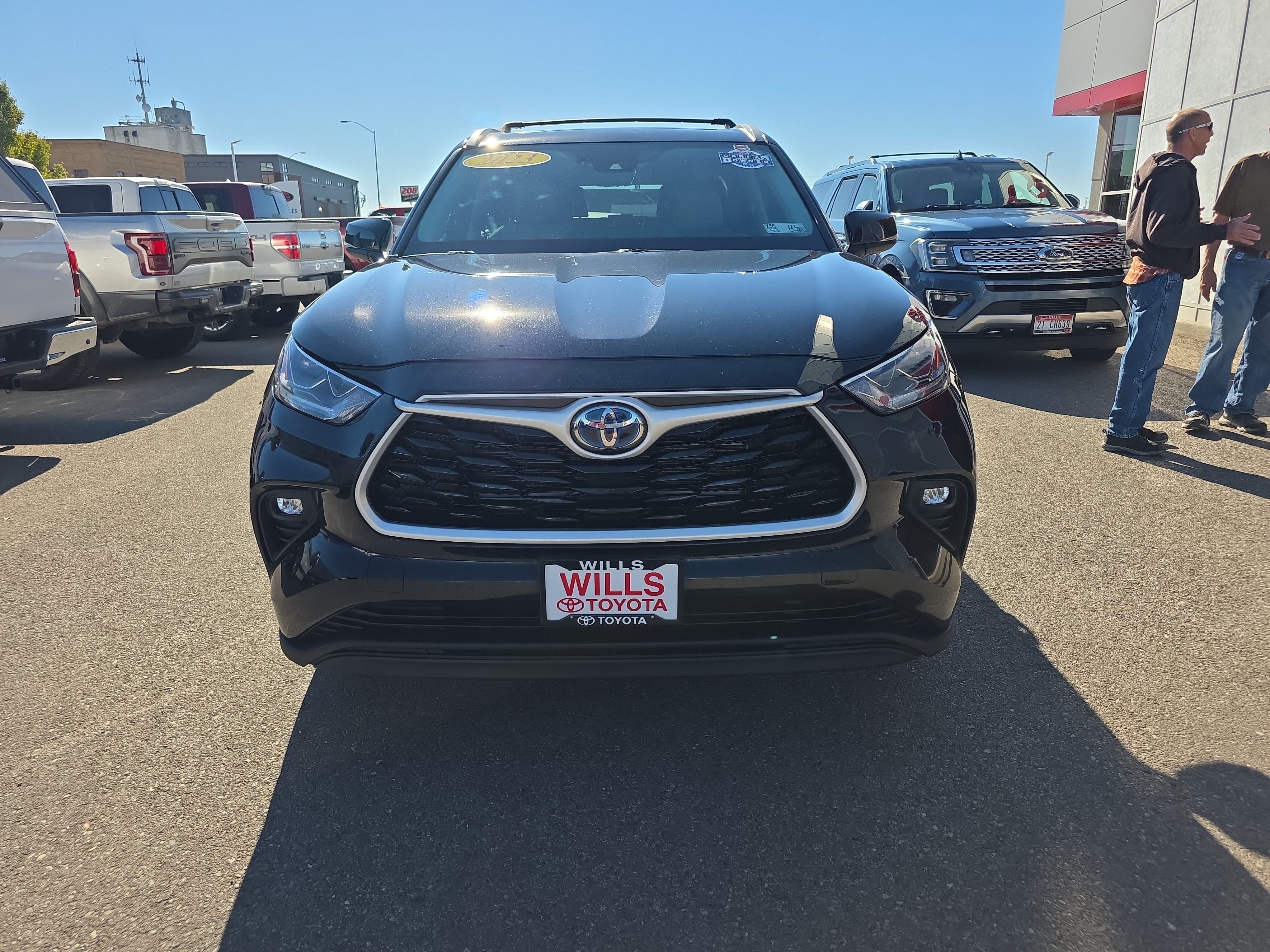 Used 2023 Toyota Highlander Bronze Edition AWD/4WD image 5