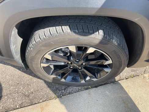 Used 2025 Chevrolet Equinox RS w/ Safety and Technology Package FWD image 26