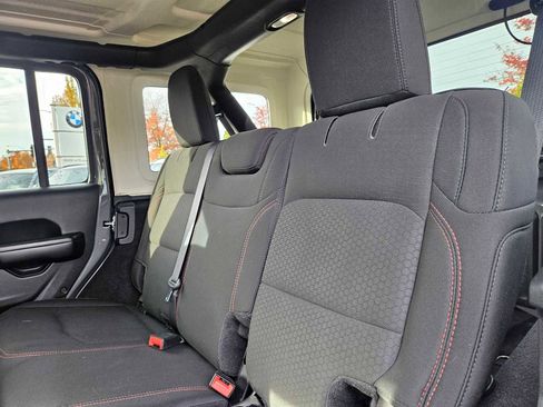 Used 2019 Jeep Wrangler Unlimited Rubicon image 19