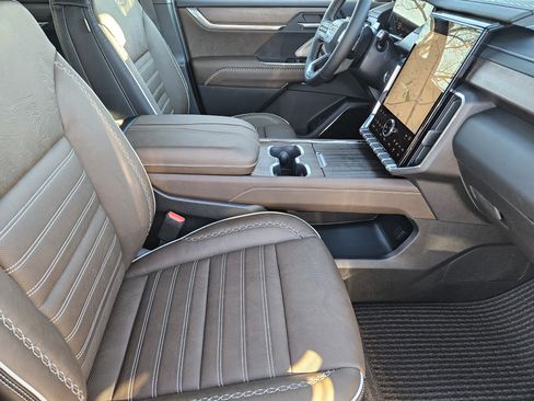 New 2026 GMC Acadia Denali Ultimate image 10