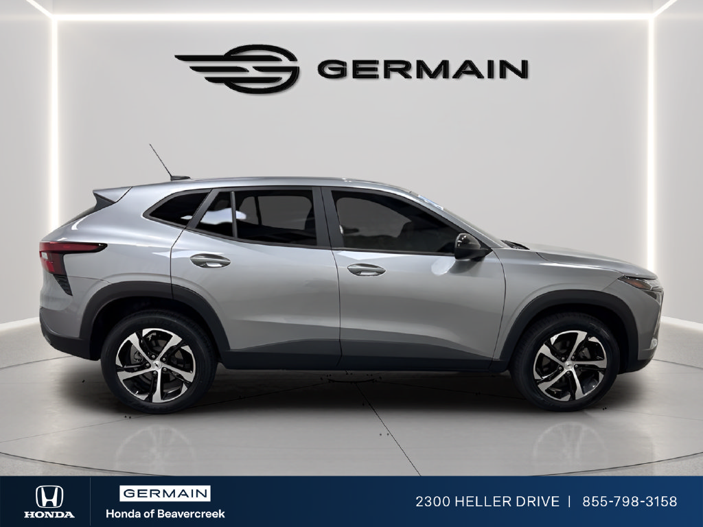 Used 2024 Chevrolet Trax RS w/ Driver Confidence Package FWD image 9