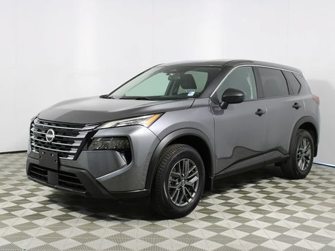 Used 2024 Nissan Rogue S FWD image 3