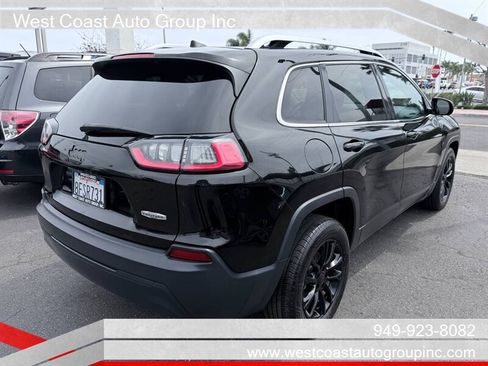 Used 2019 Jeep Cherokee Latitude w/ Popular Appearance Group FWD image 3
