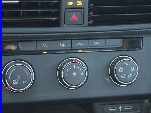 Used 2024 Volkswagen Jetta S image 33