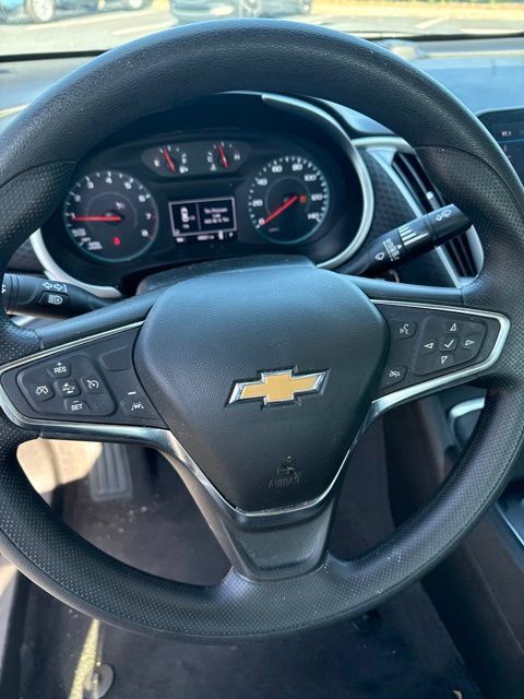 Used 2025 Chevrolet Malibu LT FWD image 11